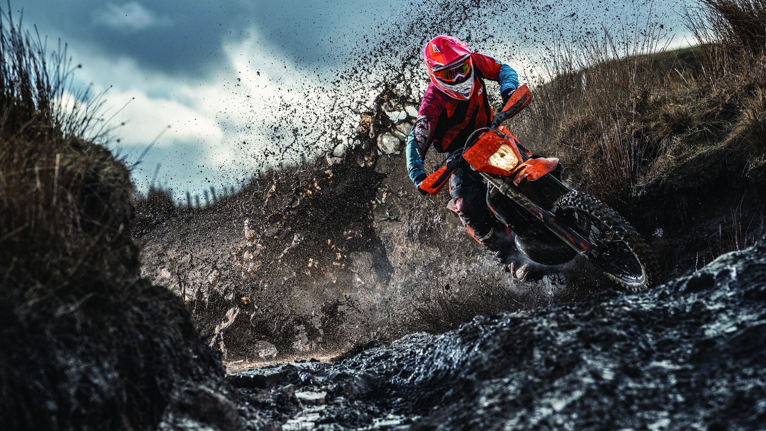 鏖战温布利，波尔刷新纪录之夜，德国战车力克三狮军团